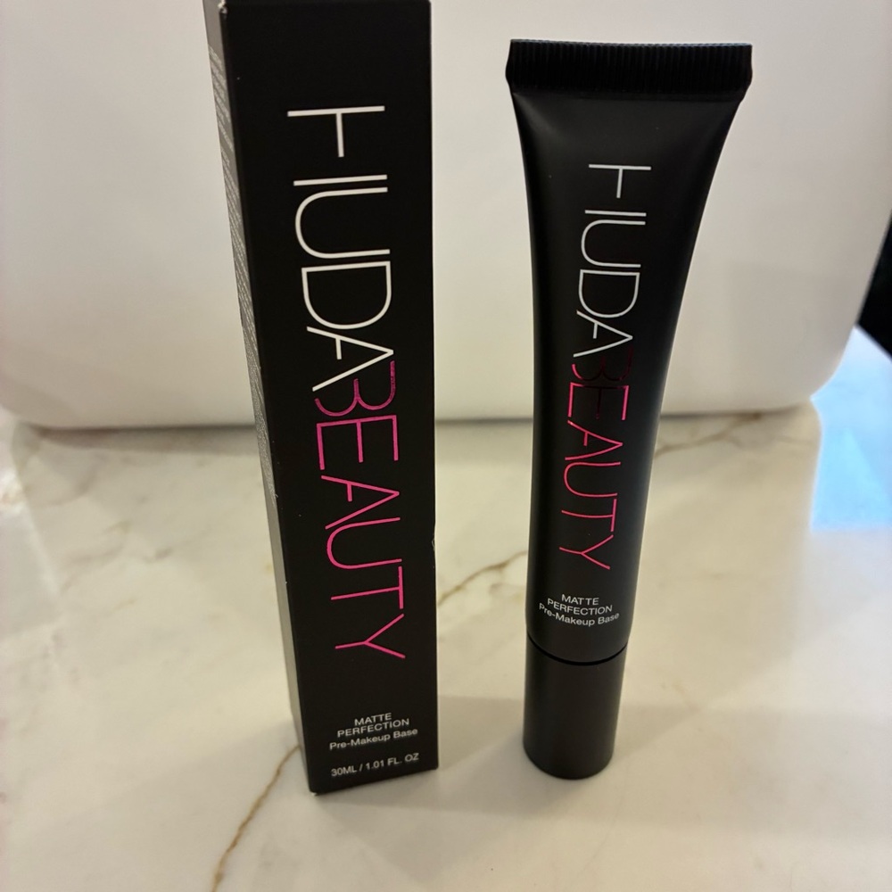 HUDA BEAUTY Pre-Makeup Base Primer - Brand new in box. This is highly acclaimed
